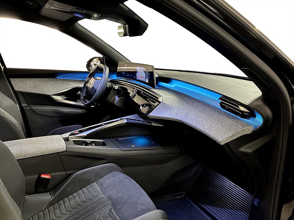 Bild på Peugeot E-3008  GT 85kWh 214hk Aut B-KAMERA CARPLAY