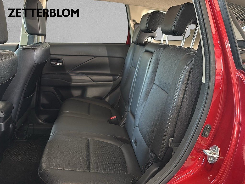 SUV Mitsubishi Outlander 9 av 14