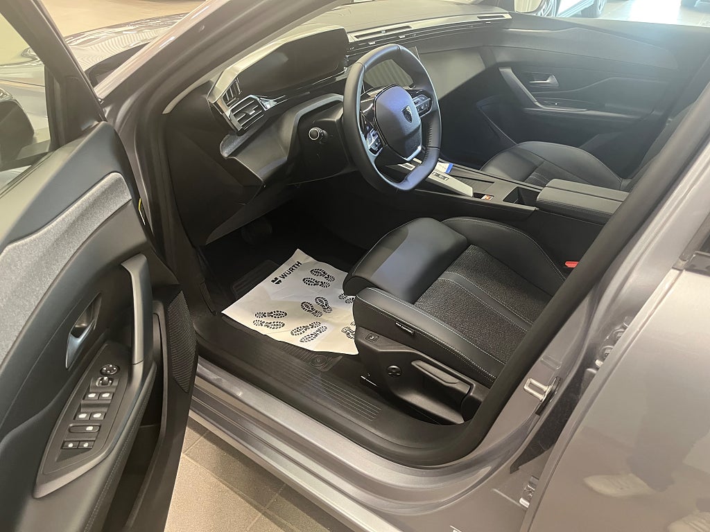 Peugeot 308 sw Hybrid 145 AUT Sportswagon thumbnail