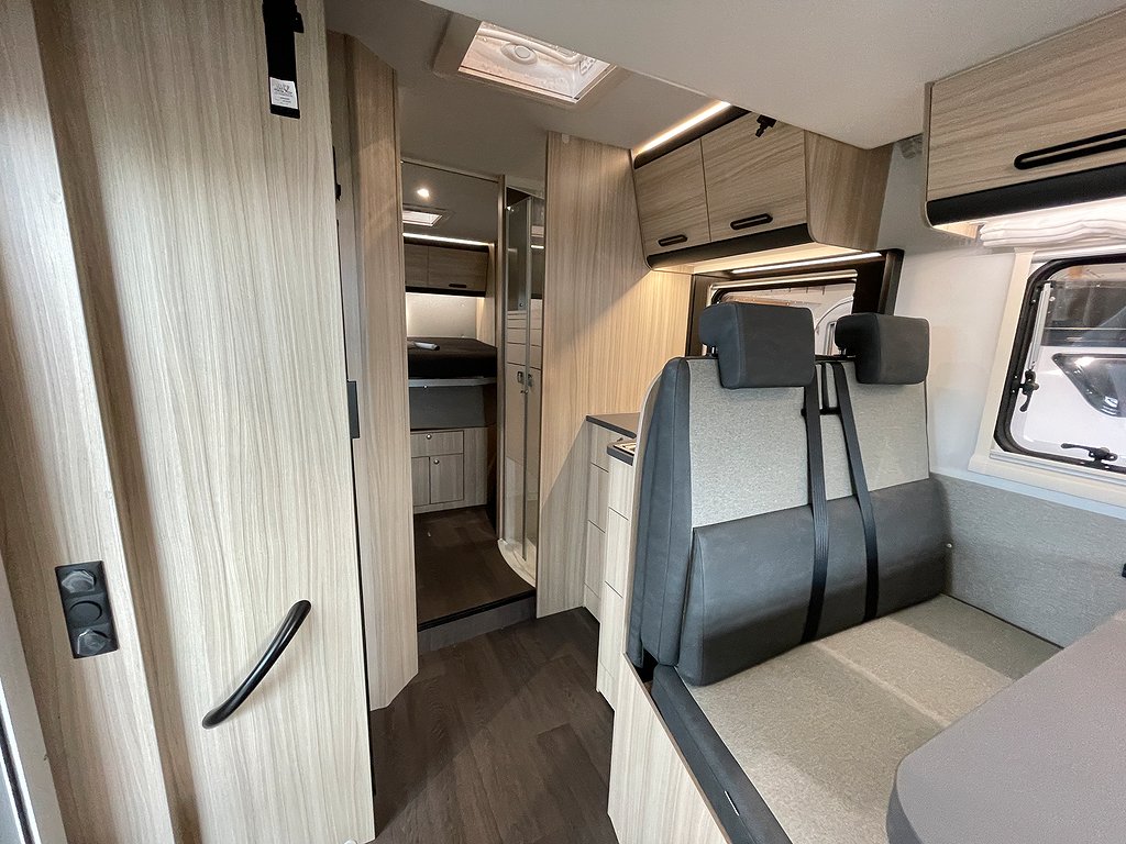 Sun Living S 75 SC / Taksäng /  B-körkort / Automat 140hk - Sun Living