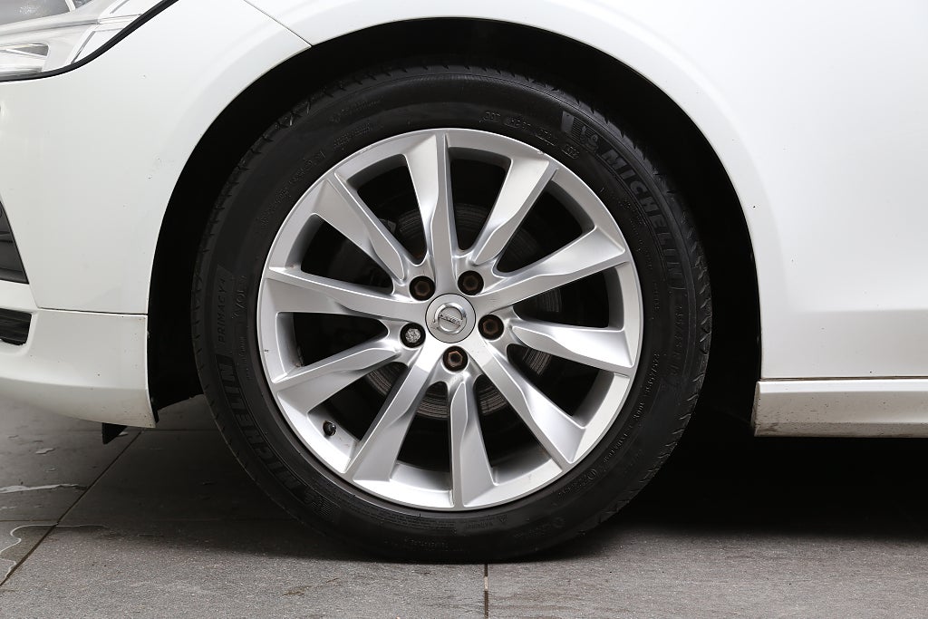 Volvo V90 D4 190hk Momentum SE ll AWD Aut Elstol VOC Dragkrok 2020