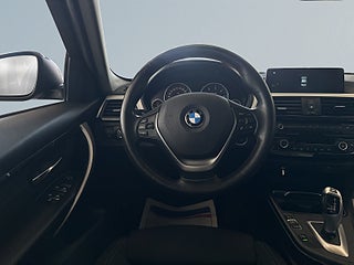 BMW 320D xDrive Steptronic Sport line S&V-hjul/Drag/Mvärm/Navi