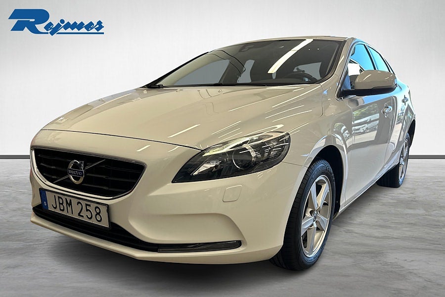 Volvo V40 D4 e Momentum Business E