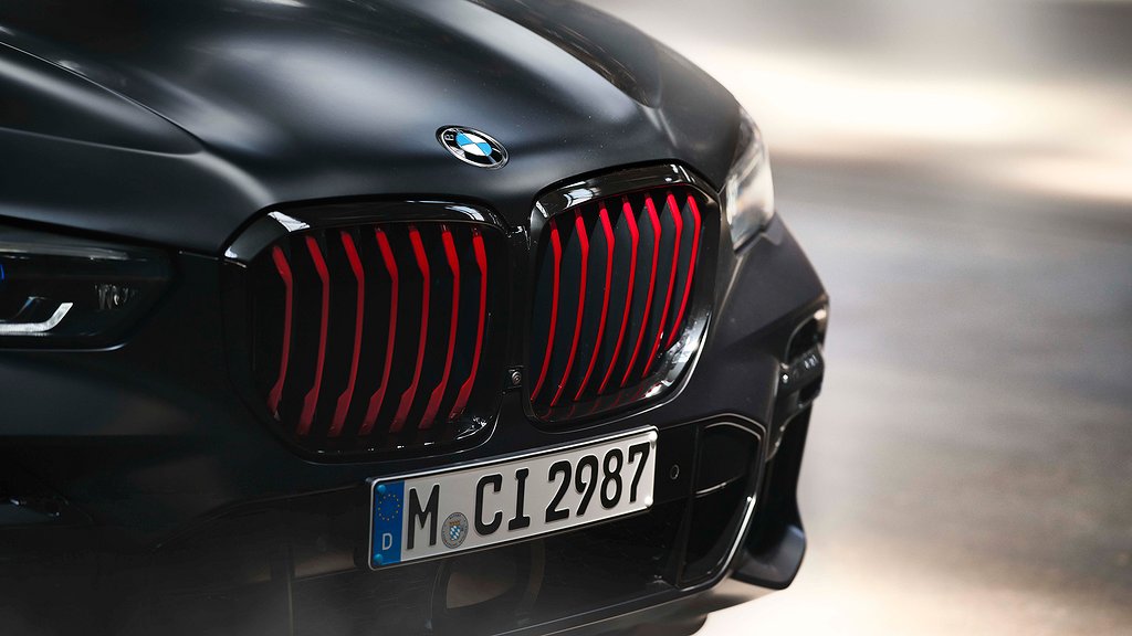 BMW X5 med Black Vermilion.
