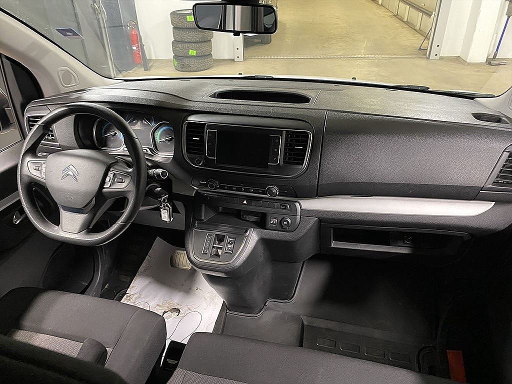 Bild på Citroën e-SpaceTourer 75kWh 136hk Aut - 9-SITS, B-KAMERA