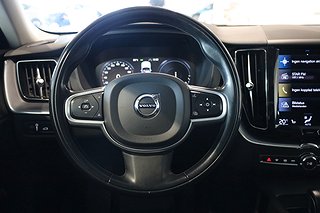 SUV Volvo XC60 17 av 28