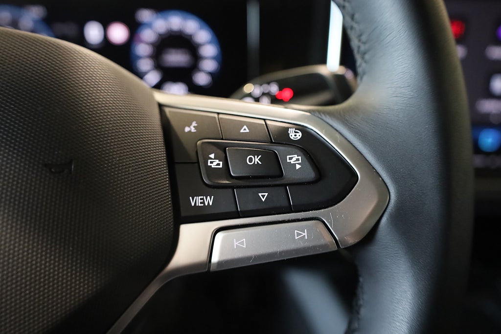 Volkswagen Passat Sportscombi 1.5 eTSI AUT Business Drag Värmare Massage 2025