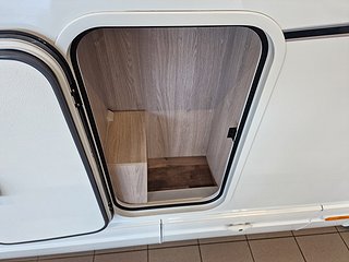 Husbil-halvintegrerad Kabe Novum 750 LGB 7 av 28