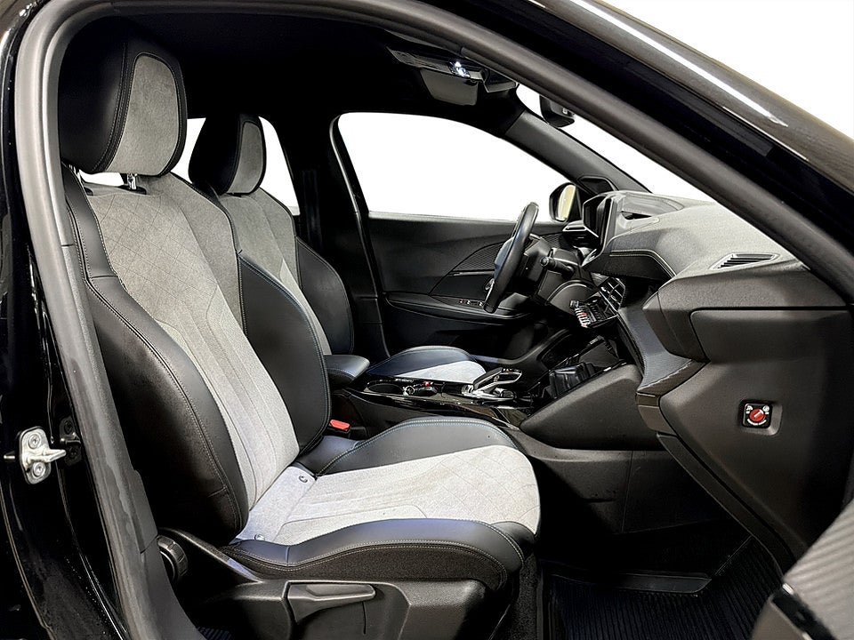 Bild på Peugeot E-2008 GT 50kWh 136hk Aut CARPLAY NAVI