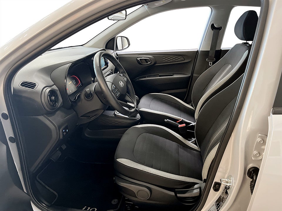 Bild på Hyundai i10 Essential 1.0 MPi 67hk AMT Aut B-KAMERA RATTVÄRME