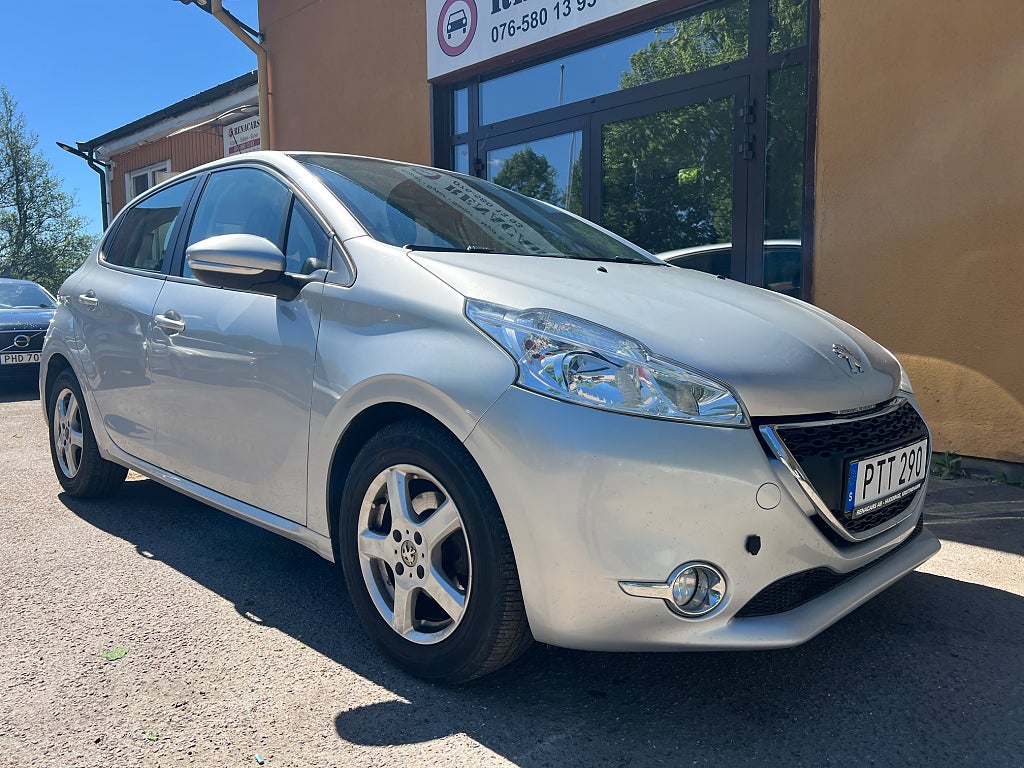 Peugeot 208 5-dörrar 1.2 VTi 82 Euro 6 Bes/Avb:-593 kr / mån