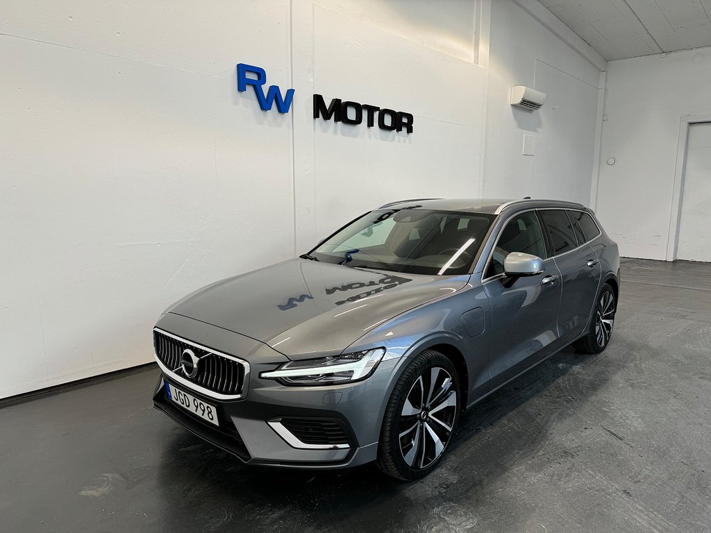 Volvo V60 Recharge T6 AWD 340hk VOC H/K P-värm Navi Backkam