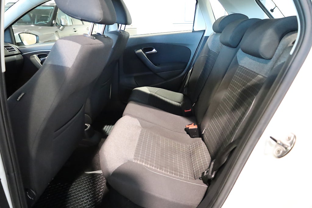 Volkswagen Polo 5-dörrar 1.2 TSI M-Värme Blåtand Nyservad 2017