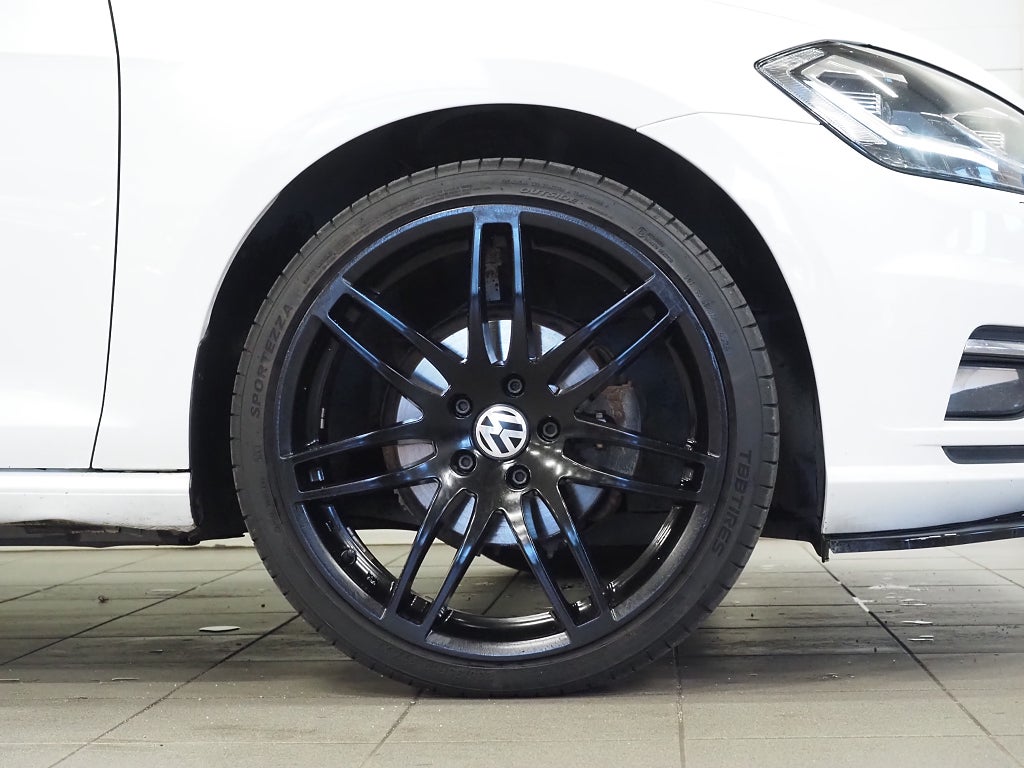 Volkswagen Golf I 5-dörrar 1.0 TSI 115hk Automat Pluspkt Dragkrok P-Sen 2019