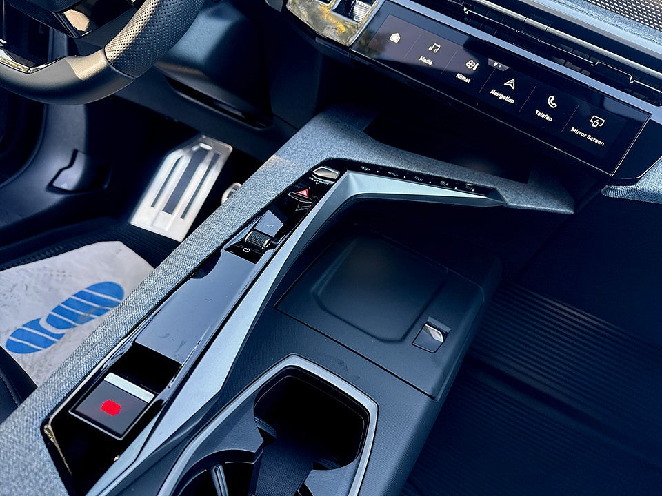 Bild på Peugeot e-5008 GT Long Range - DEMO