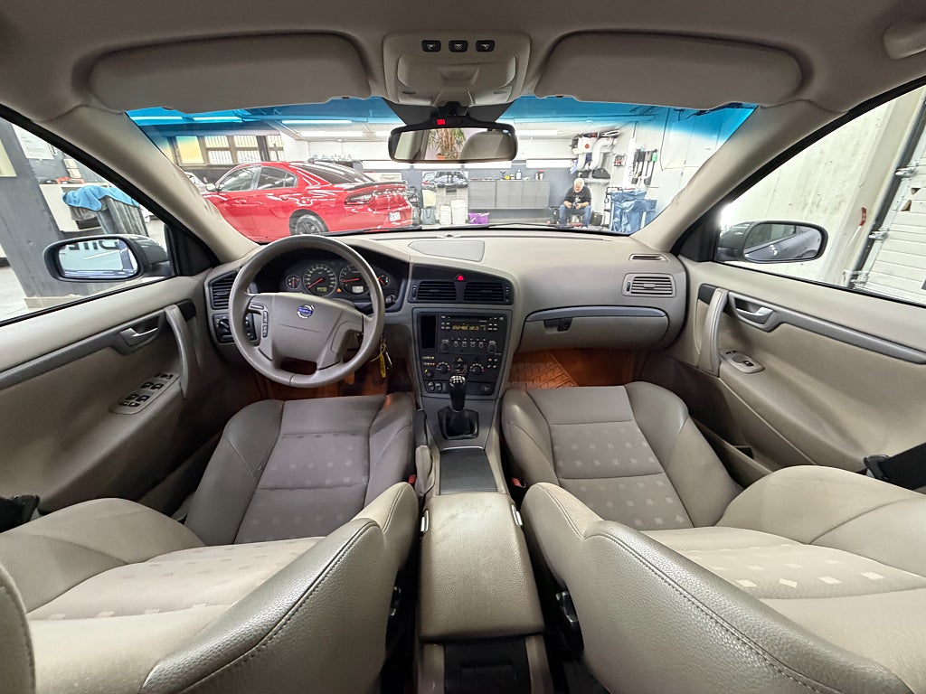 VOLVO V70 2.4 BUSINESS 140 ch 4X2 BVM - 265000 km