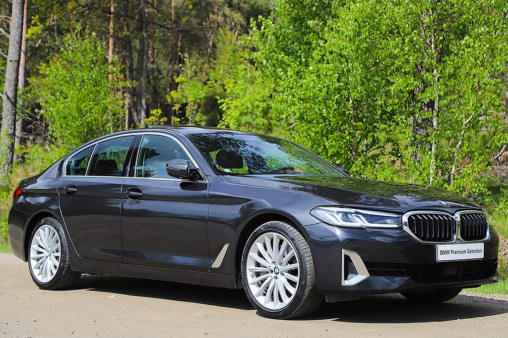 BMW 545 e xDrive / HUD / Adaptiv f.h / H&K / Comfort