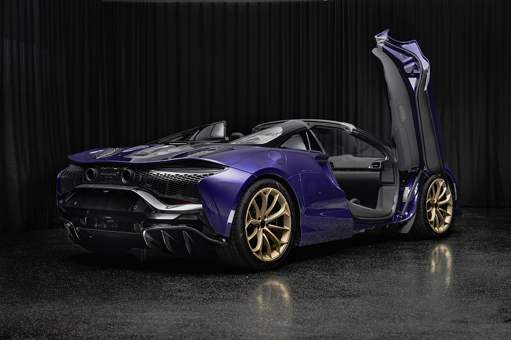 Gallery image 7 of 18