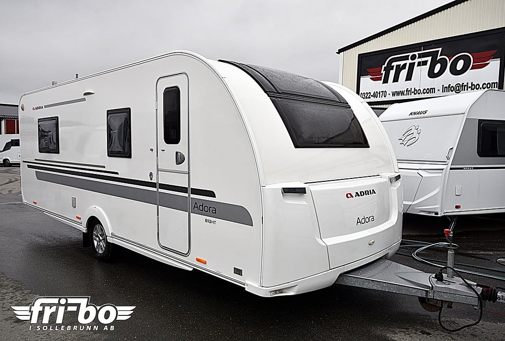 Adria 613 HT Adora, Långbäddar