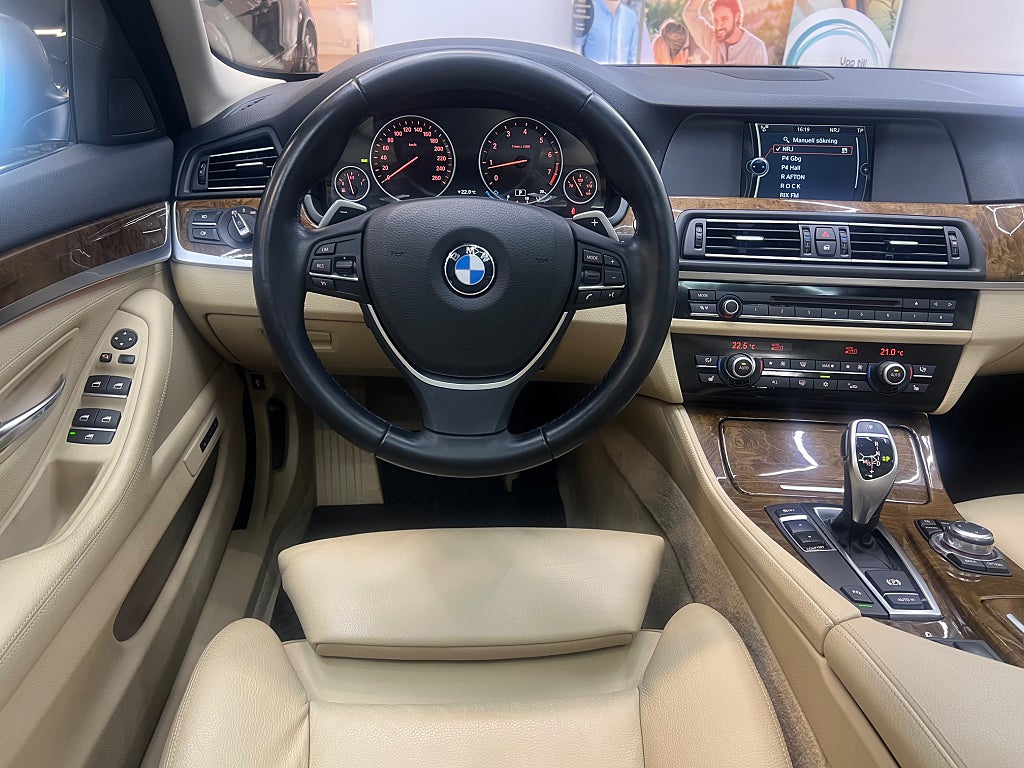 BMW 550I V8 4.4 408ch - BVA - CUIR - ACC - CAMÉRA DE RECUL - HI-FI PRO