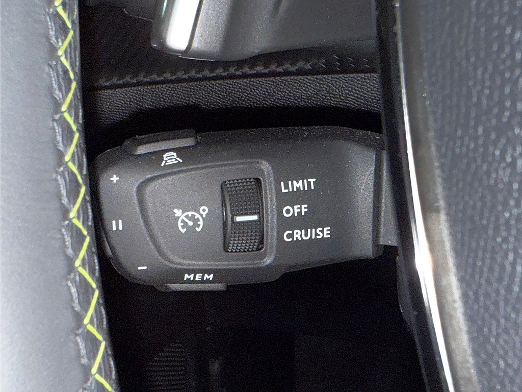 Bild på Peugeot 2008 GT 1.2 PT 130hk Aut - B-KAMERA, NAV, CARPLAY