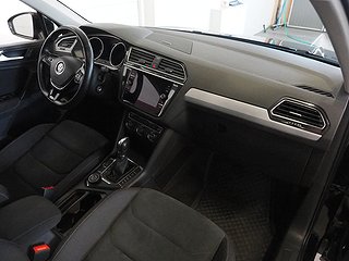 SUV Volkswagen Tiguan 8 av 21