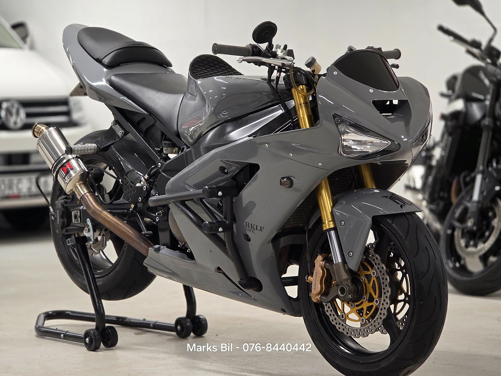 Kawasaki Ninja ZX-6R 