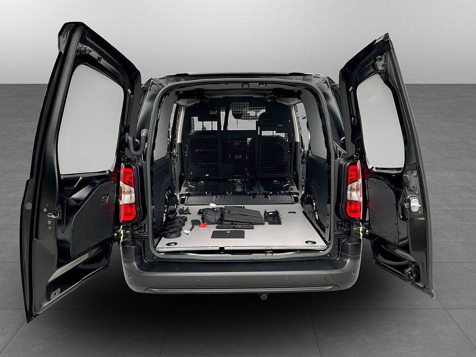 Bild på Peugeot Partner Crew Cab 130hk Aut - EDITION! SERVICE & V-HJUL INGÅR!
