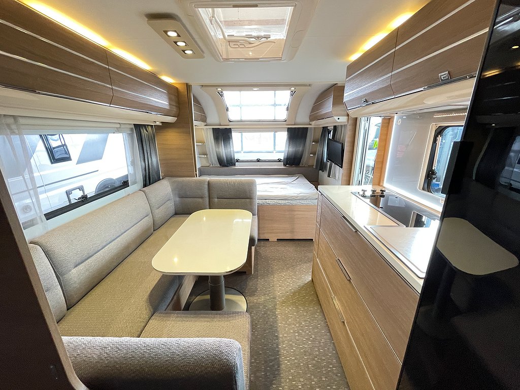 Adria Adora 573 PT / ALDE / Förtält / Solcell / Markis/3-vån - Adria