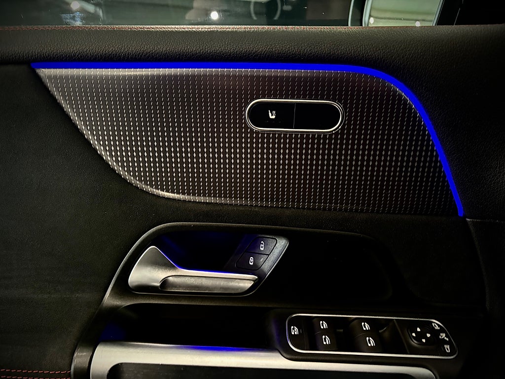 Mercedes-Benz EQB 300 4MATIC AMG Line Värmare. - bild 20