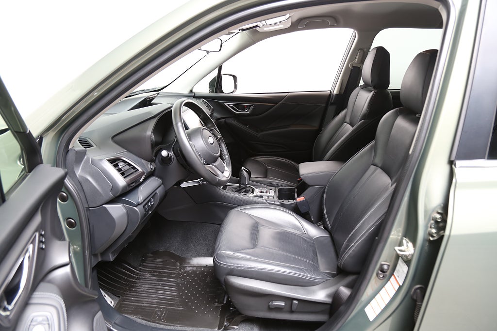 Subaru Forester 2,0i e-Boxer 150hk Ridge AWD Skinn Extraljus Dragkrok 2020