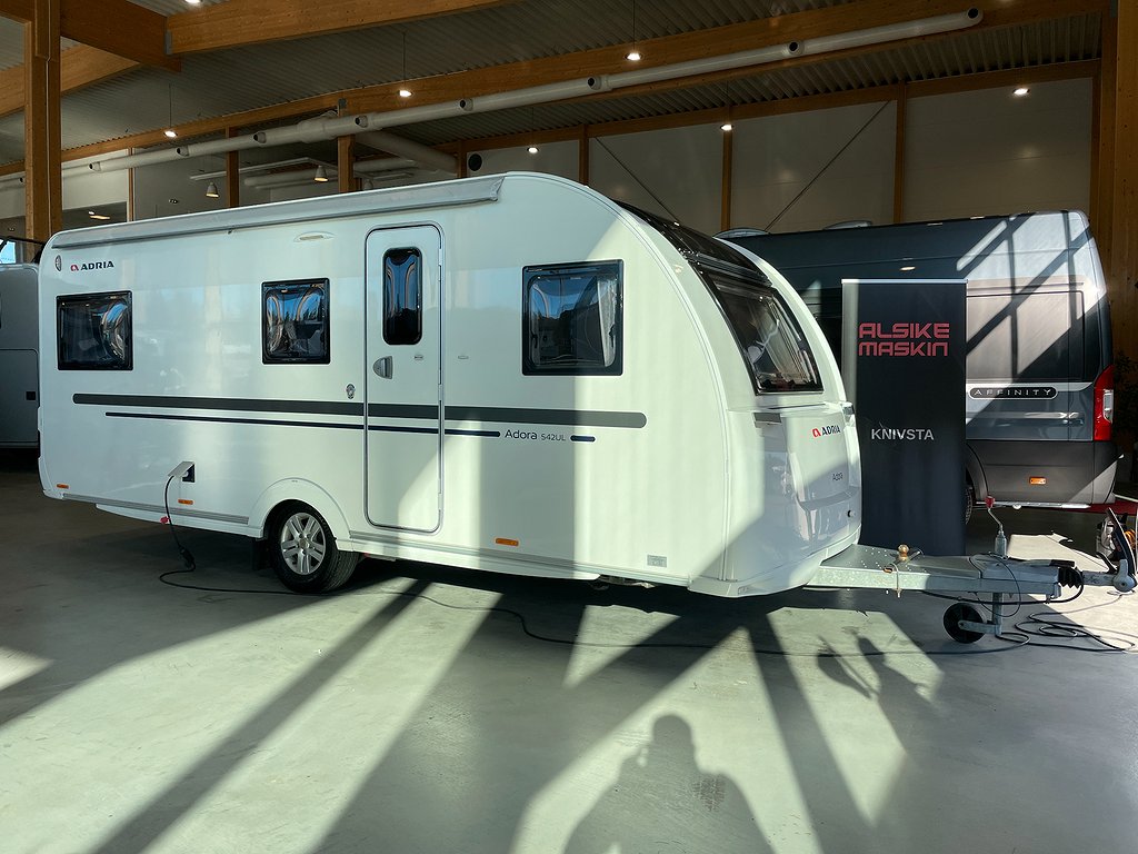 Adora 542 UL - Adria Adora 542 UL / ALDE / Långbädd / Markis / 