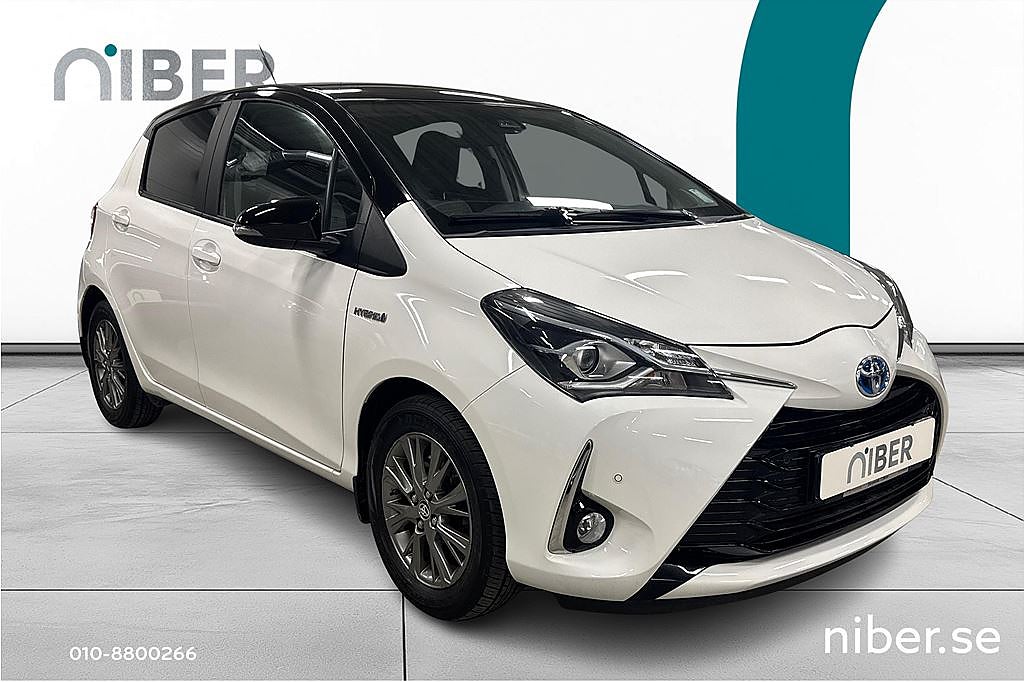 Toyota Yaris Hybrid, 1 brukare, FR 2,95%, P-sensorer fr & bak, tonade rutor
