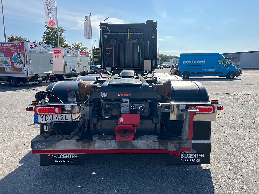 Mercedes-Benz Arocs 3251 Tridem Lastväxlare, Fullt Plogutrustad