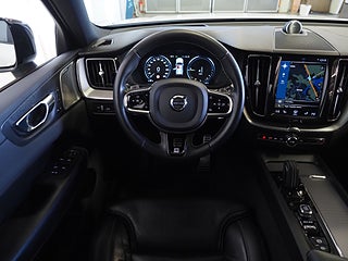 SUV Volvo XC60 17 av 28