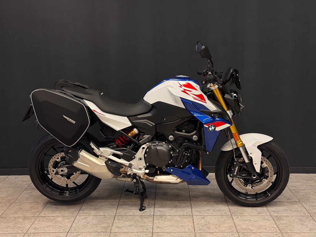 BMW F900R | Sidoväskor | Nyservad 