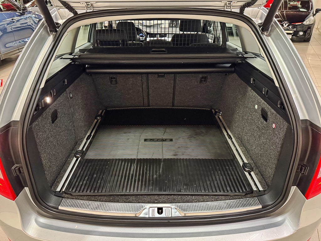 Skoda Superb Kombi 2,0 TDI AWD Automat 170Hk