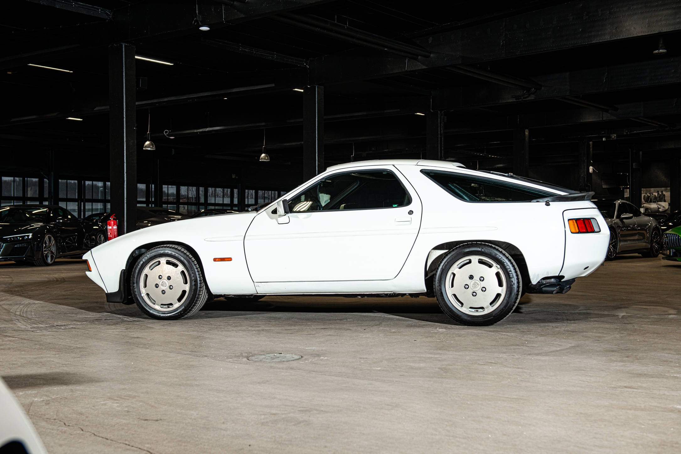 Porsche 928 S 1984, kuva 3/50