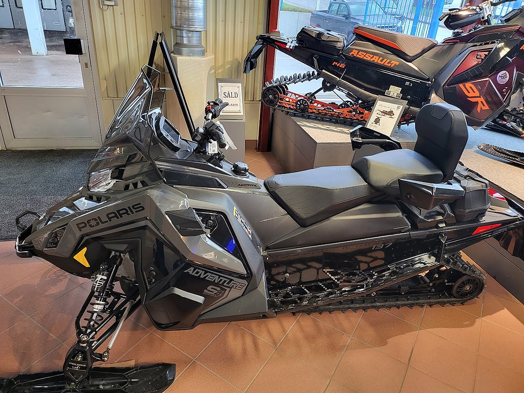 Polaris Indy Adventure S4 137"