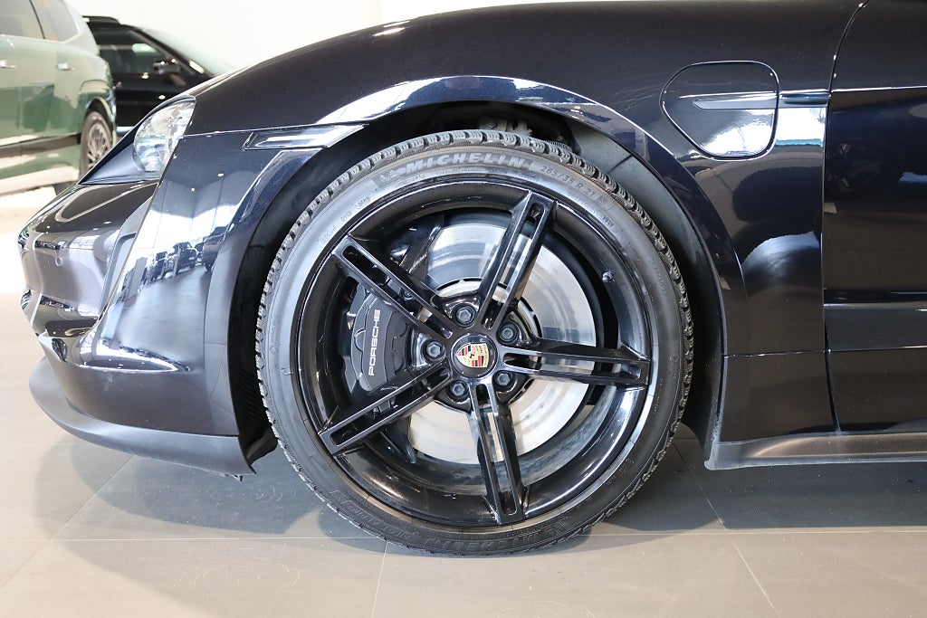 Porsche Taycan 4S DD+ 571HK Navi Pano Kamera Sport Chrono Matrix 2020