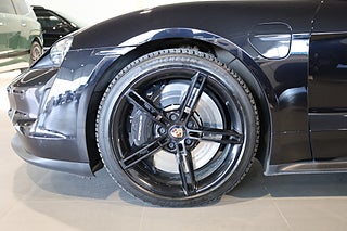 Sportkupé Porsche Taycan 7 av 31