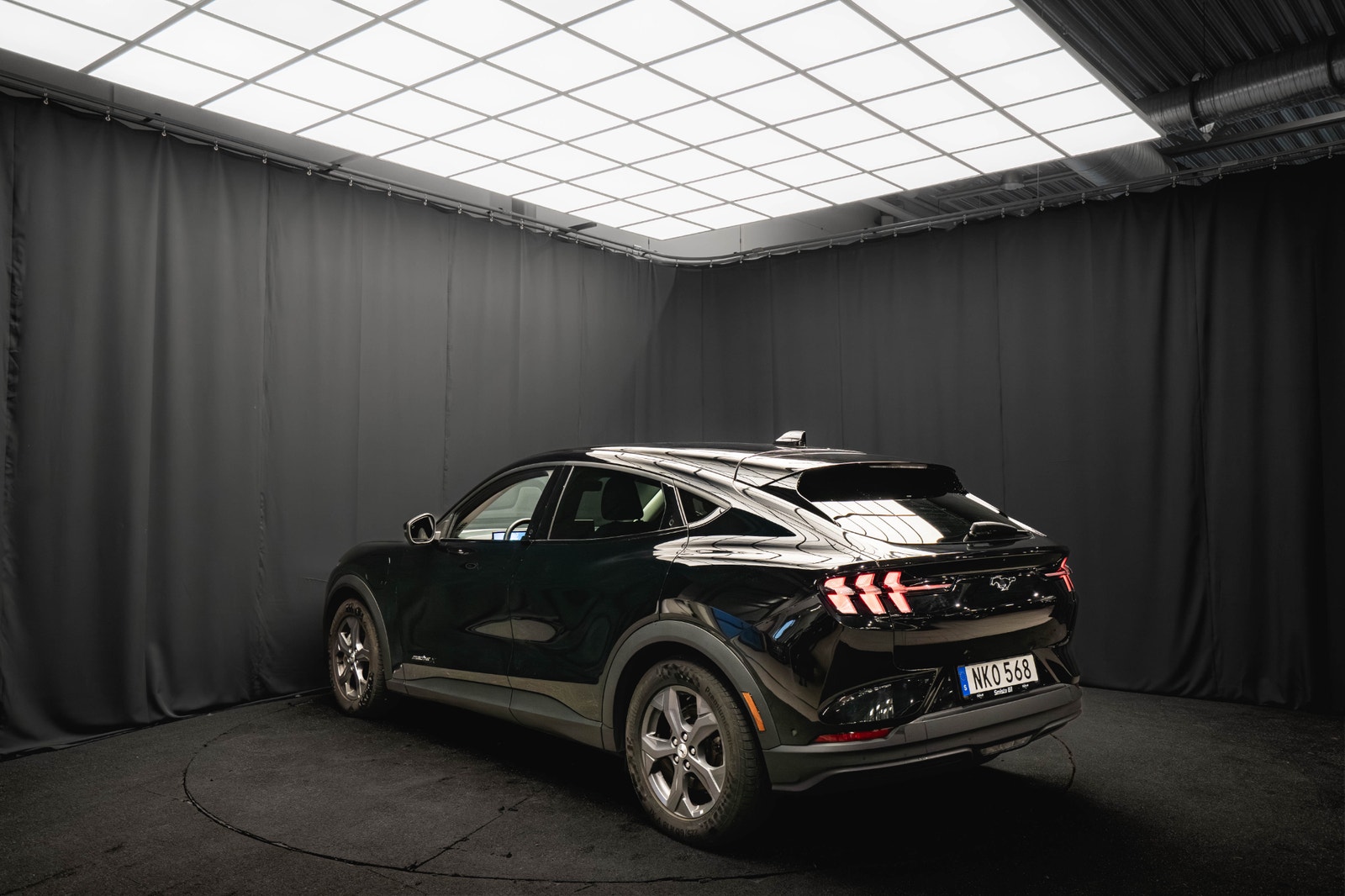 Ford Mustang Mach-E Long Range RWD DRAG LÄDER B&O 360° 1-ÄGARE 95%SoH 2022 - miniatyr 9