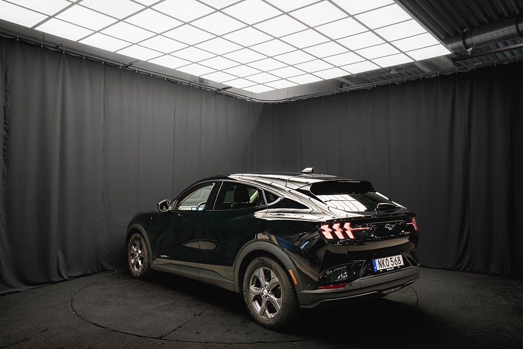 Ford Mustang Mach-E Long Range RWD DRAG LÄDER B&O 360° 1-ÄGARE 95%SoH