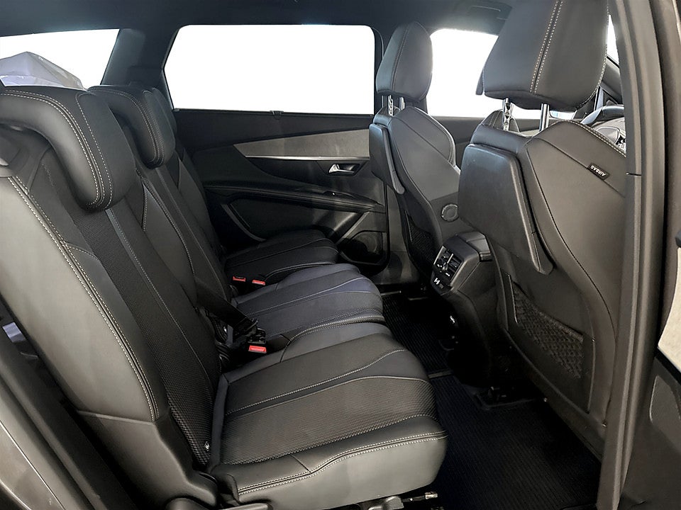 Bild på Peugeot 5008 GT Black Pack 1.2 PT 130hk Aut 7-SITS B-KAMERA