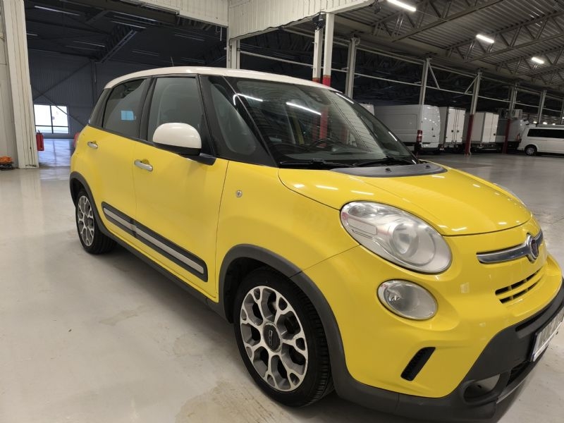 Fiat 500L 1,4T Manuell Lounge 120 HK 2015, bild 3/34