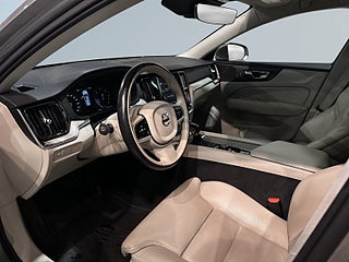 Volvo V60 D3 Aut Inscription Pano VoC Skinn Dvärm Kamera S/V-hjul – bild 7