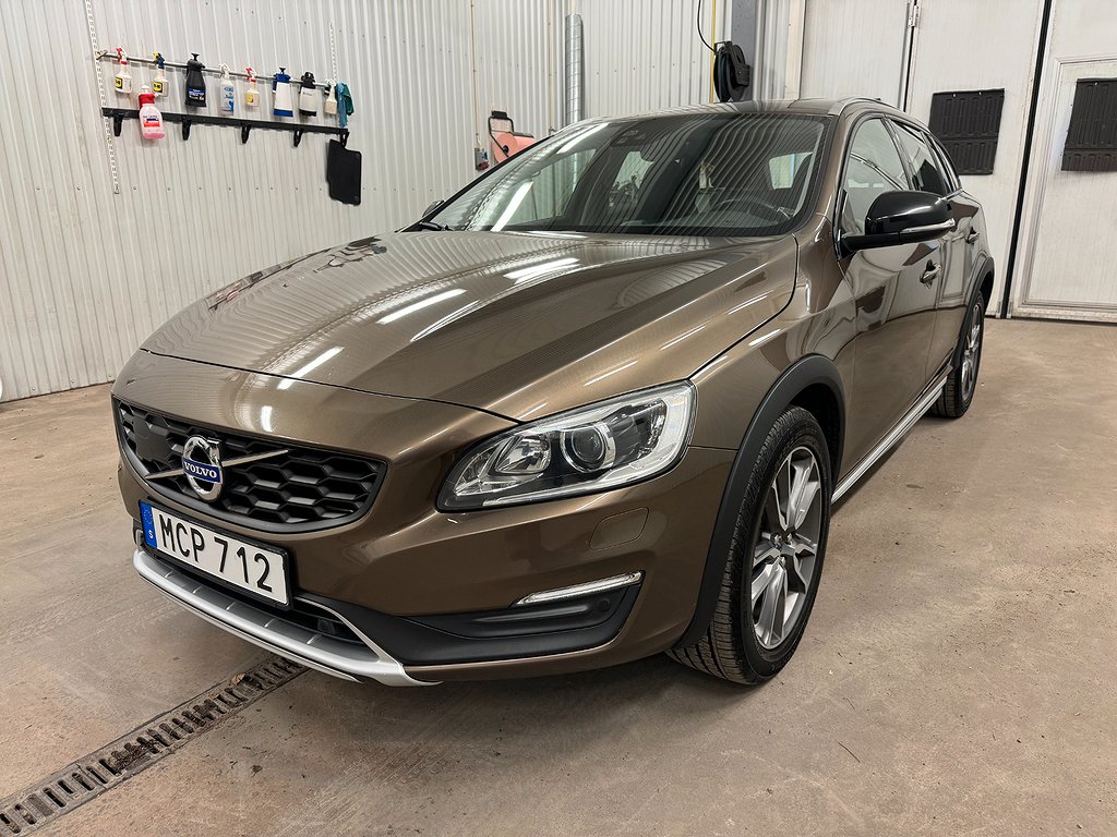 Volvo V60 Cross Country D4 AWD 5-cyl AUT SUMMUM