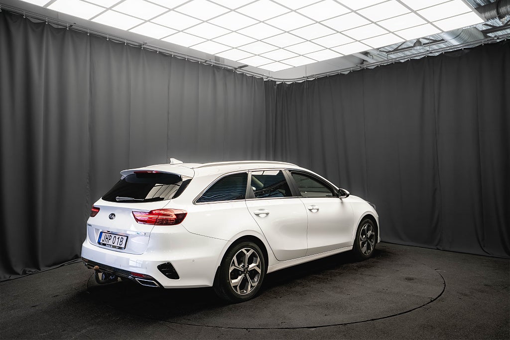 Kia Ceed SW Plug-in Advance Plus 2 PANO DRAG LÄDER M&K-VÄRMARE