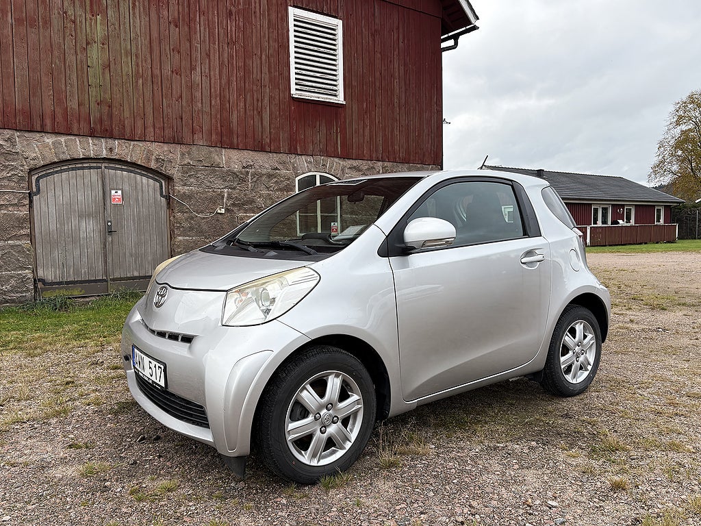 Toyota iQ 
