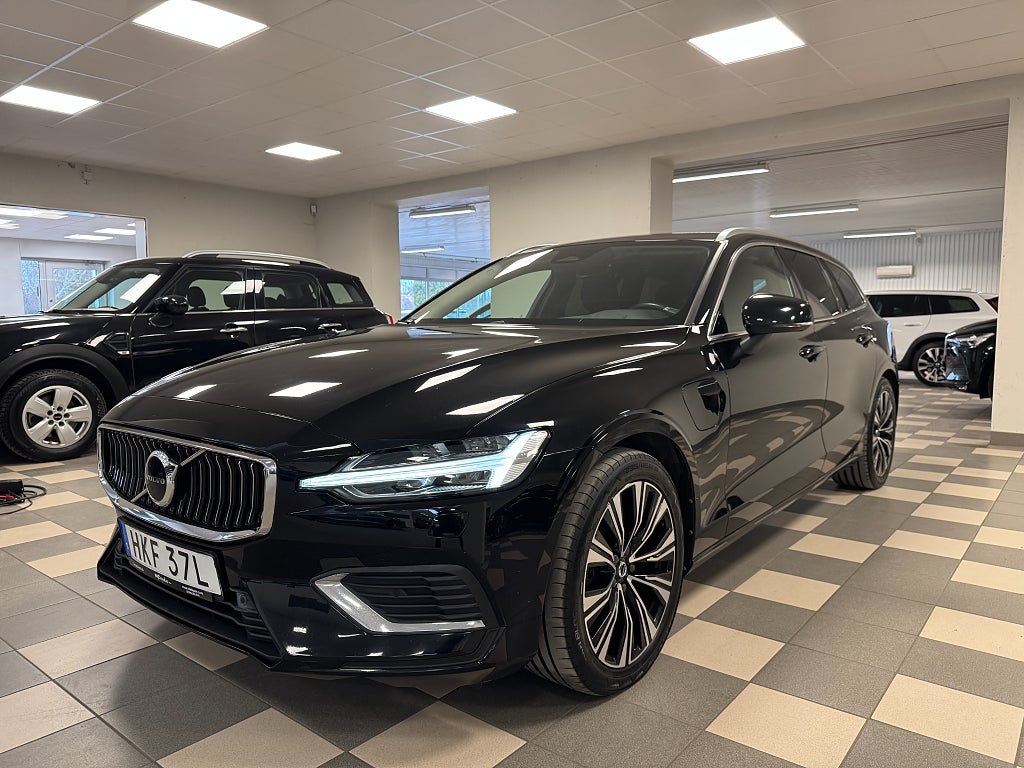 Volvo V60  T6 AWD Recharge 350 Hk H/K B-kamera CarPlay Navi drag